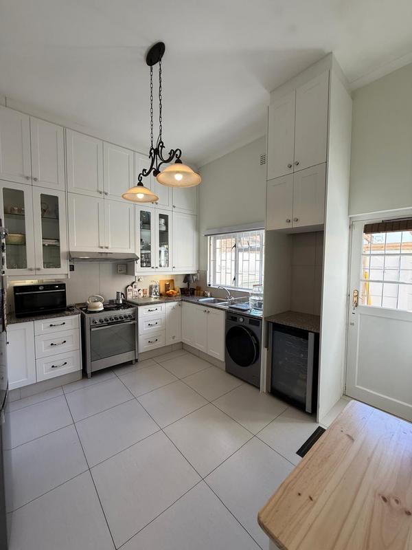 2 Bedroom Property for Sale in Harfield Village Western Cape